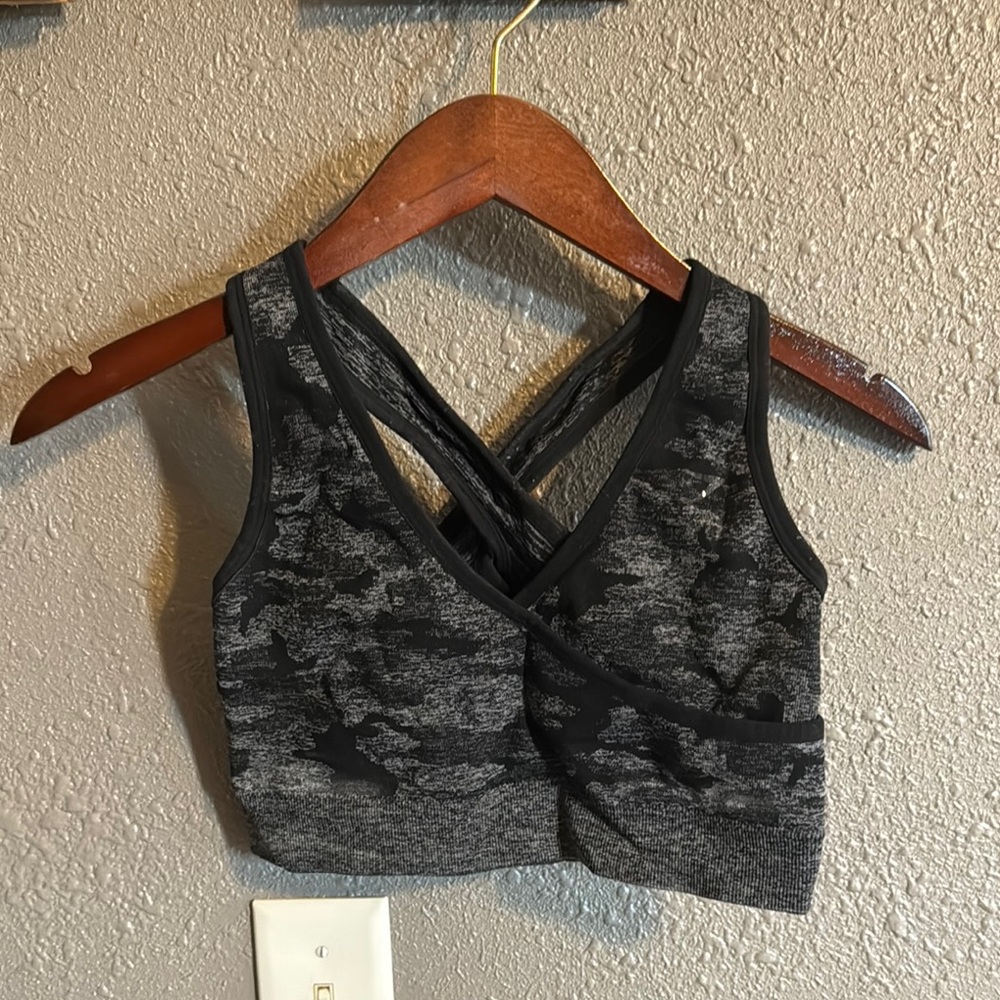 Gymshark camo sports bra